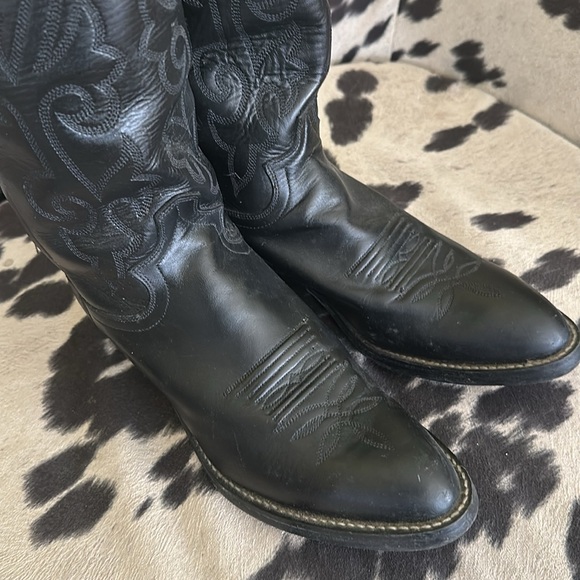 Justin Black Leather Pointed Toe Cowboy Boots - Picture 5 of 7